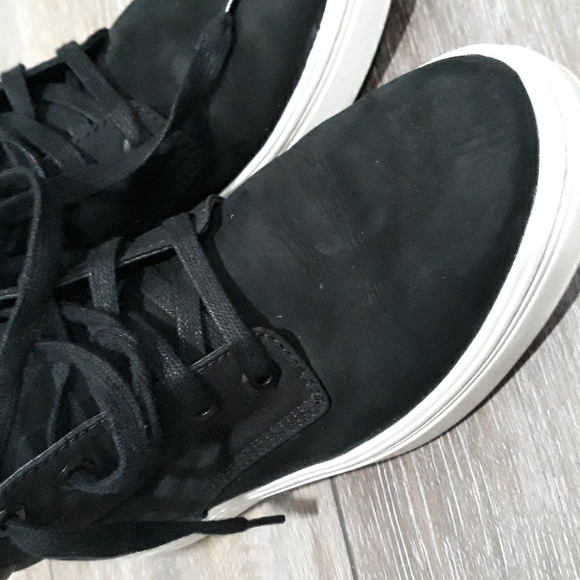 Timberland black canvas and suede rubber soled chukka boots. Size 9.5 - Picture 2 of 13